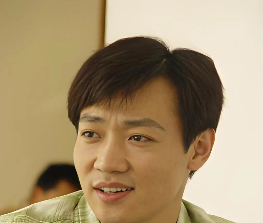 怪不得朱媛媛放着全班那么多男同学不选，就单单和辛柏青在一起，原来他们和辛