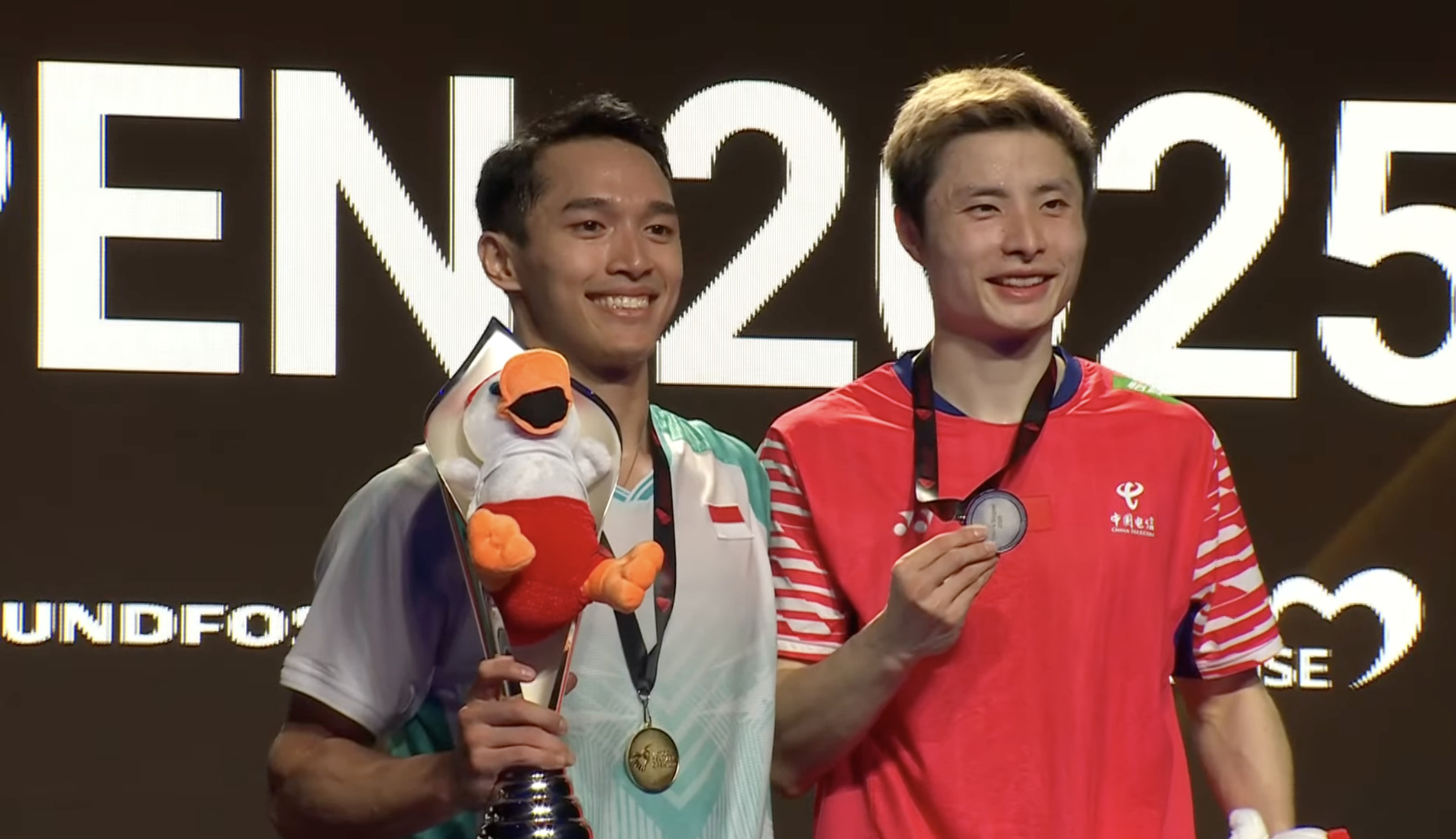 男单冠军：乔纳坦🇮🇩男单亚军：石宇奇🇨🇳恭喜两位！🎉🎉🎉2025年