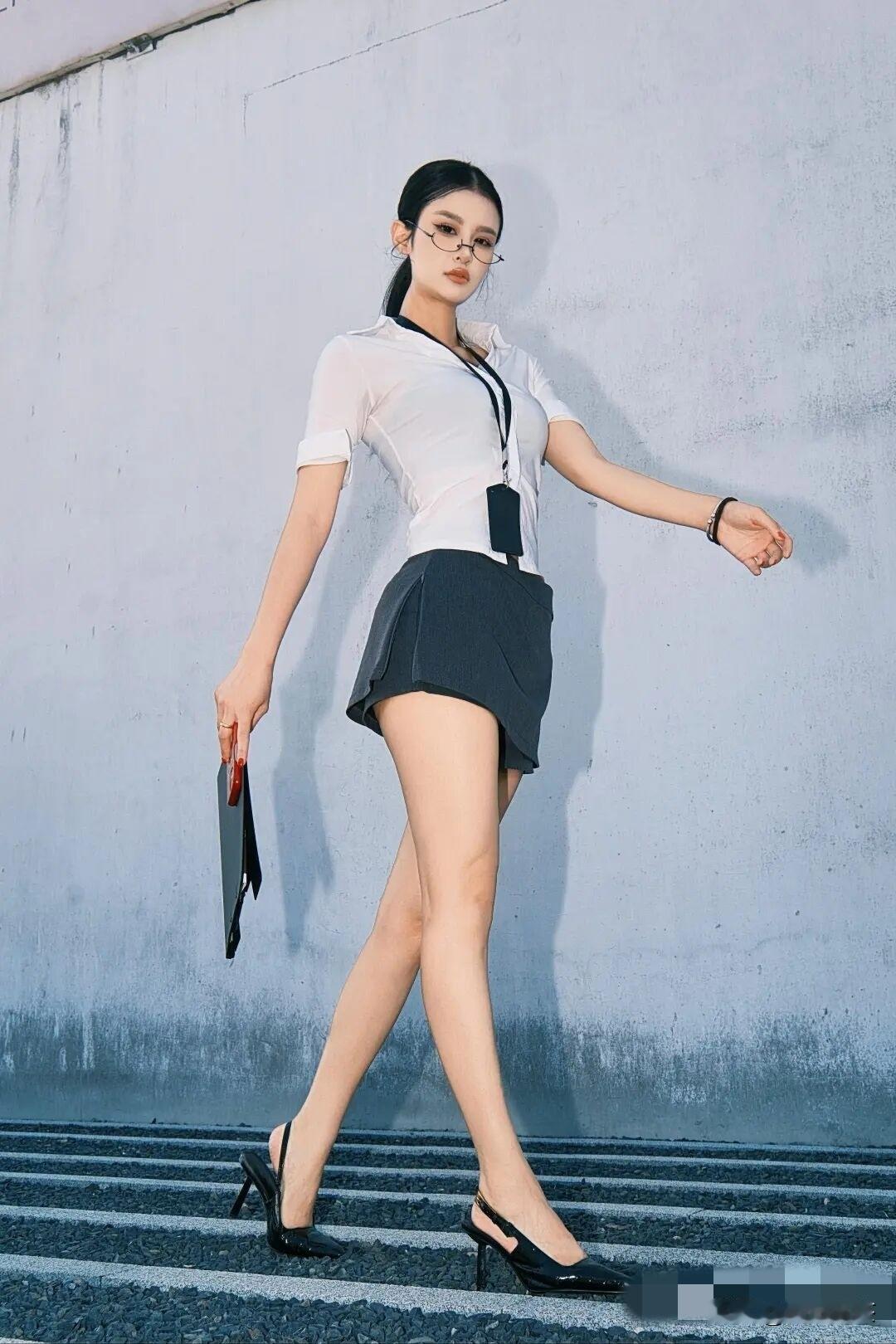 女神的裙摆，优雅动人。