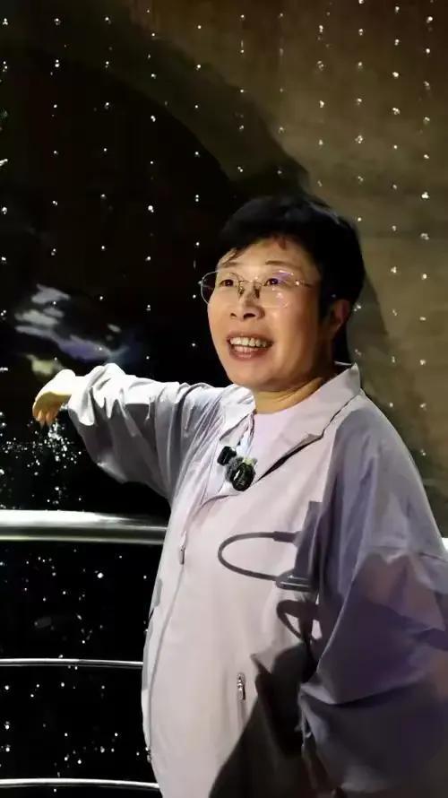 一位高僧透露：“人生的真相只有两个字，看完我沉默了！这两个字，便是：随缘。一、万