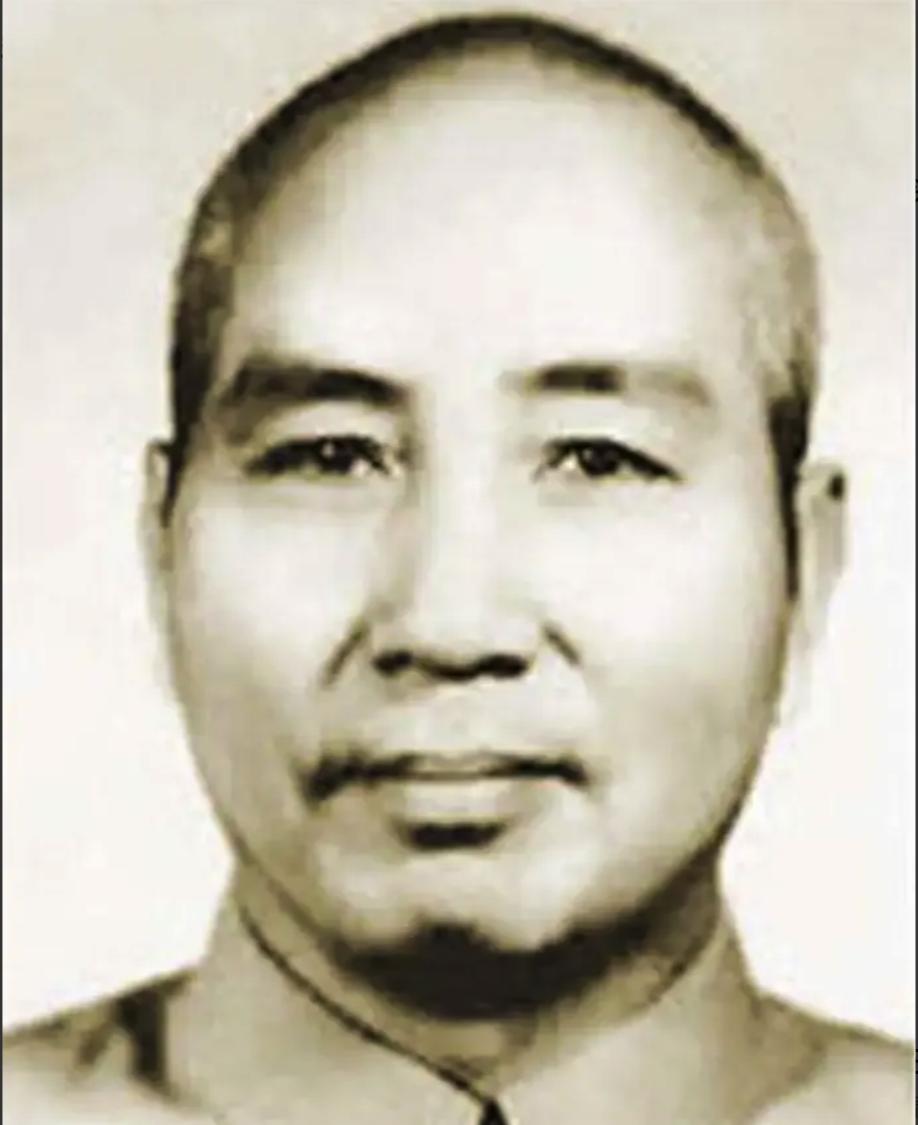 1934年，地下党员王同兴家里来了两个陌生人，他们说着接头暗号，邀请王同兴去开会