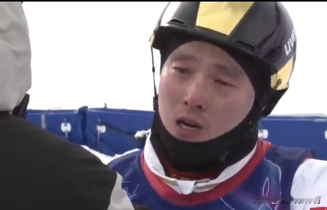 五战冬奥会的老将齐广璞赛后哭得特别凶[哭哭][哭哭]本届米兰冬奥会，老将齐广璞从