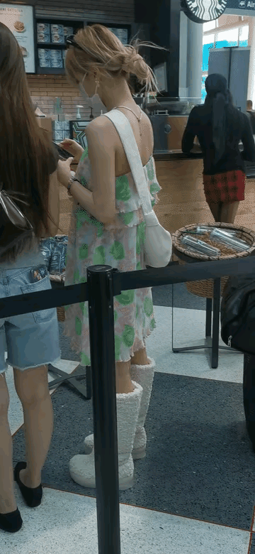 宋雨琦1.63，叶舒华1.61？这真的对吗？宋雨琦穿的这大厚底的鞋子跟不矮吧，懂