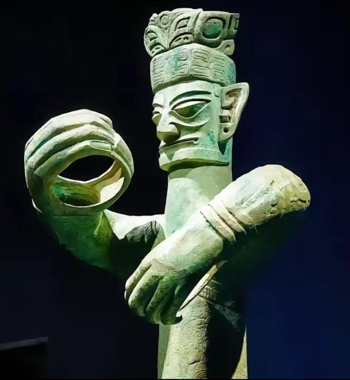 “自从在越南发现了跟三星堆相似的文物，基本就能确定了，当年秦国灭掉巴蜀的时候，蜀