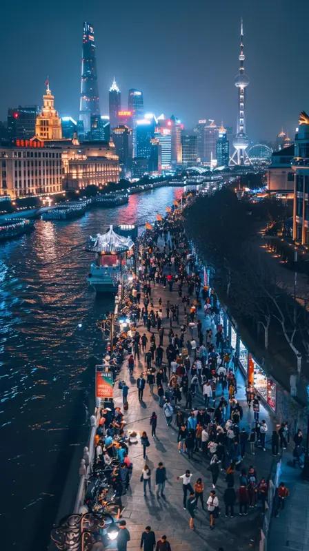 入境游这波升温属实有点猛，从一线到中小城市都热闹起来了。就拿上海来说，外滩每天都