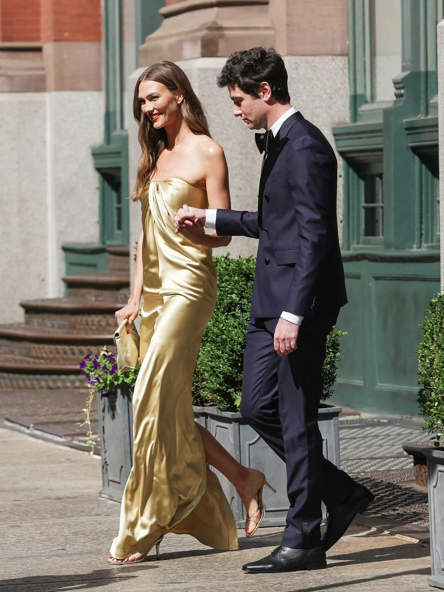 KarlieKloss出席霉霉世纪婚礼此前外界普遍猜测KarlieKloss