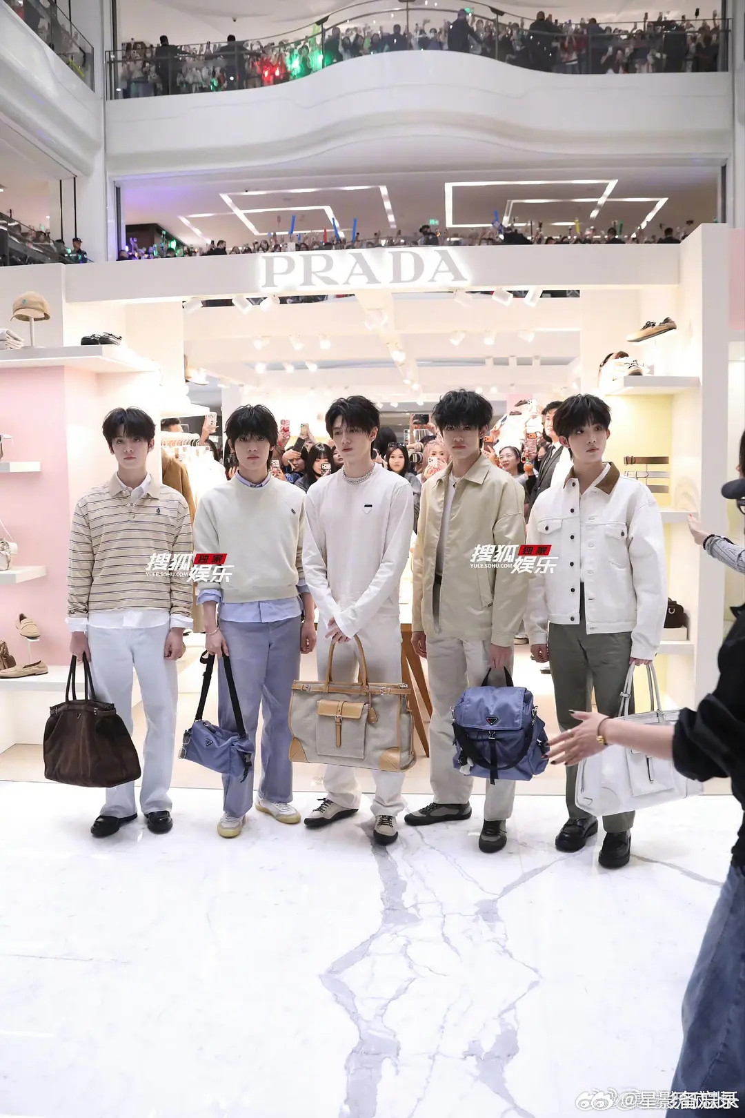 谁家孩子进城了