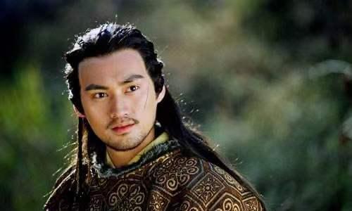 947年，辽军灭掉后晋，耶律阮直奔后宫，怀抱四十多岁的宫女跪在耶律德光面前说：“