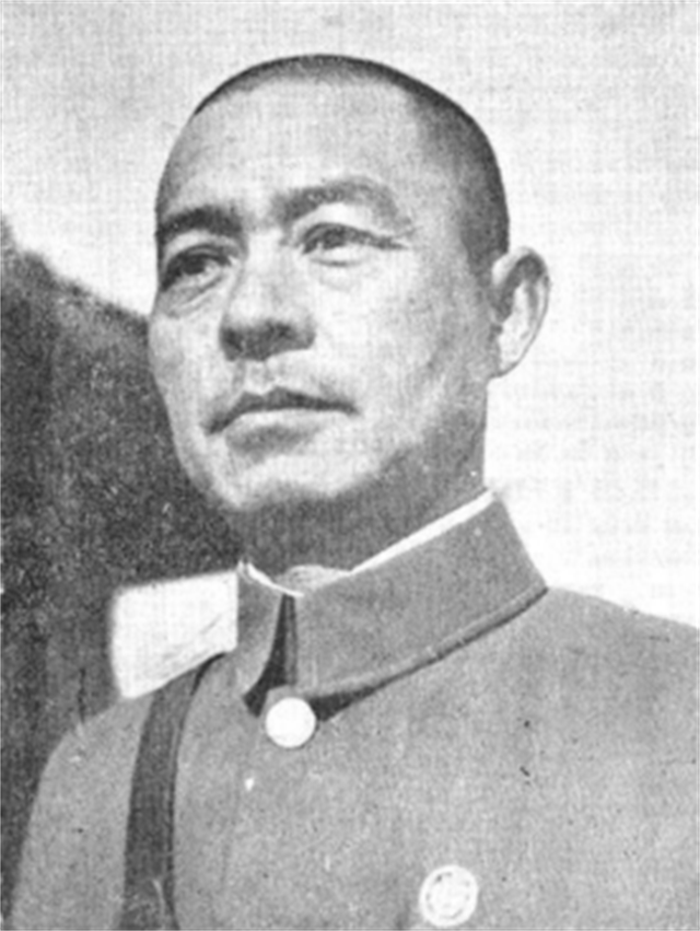 1938年，一老汉带着16岁女儿跪在张自忠面前：“我女儿被你的兵糟蹋了，你要为我