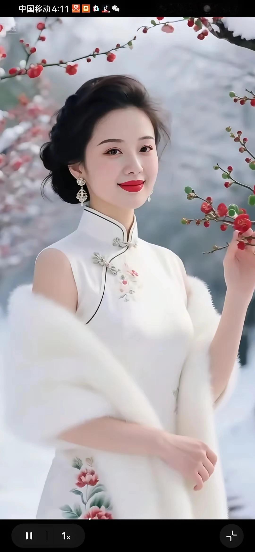 花弄影描画卷，疏枝横斜水清浅。山有韵，水照影，小桥花瓣飞，深院暗香盈。