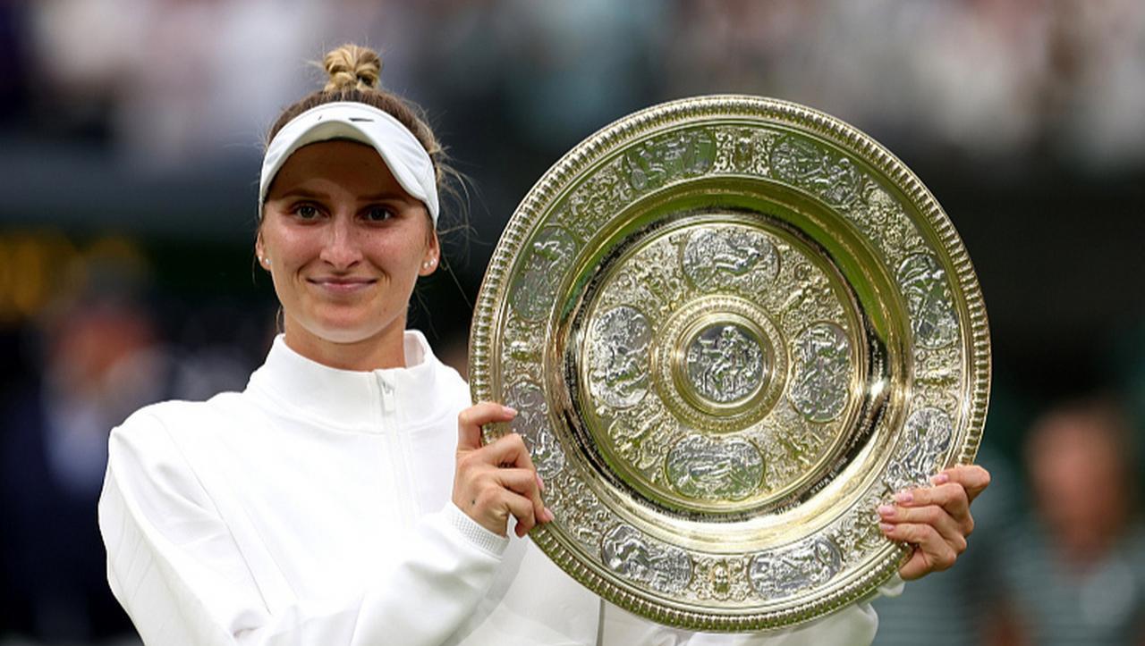 万卓索娃“爆冷”横扫世界第一萨巴伦卡晋级WTA500柏林公开赛决赛！万卓索娃作