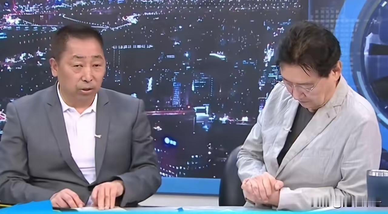 赵少康称两岸统一没那么急，先各自发展，水到渠成再合也不迟。唐湘龙回应：别说了，你