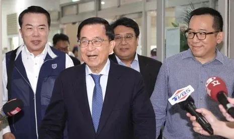 陈水扁以“老师傅”姿态训话赖清德，开出四剂“急救药方”:1.让卓荣泰留任“行政院