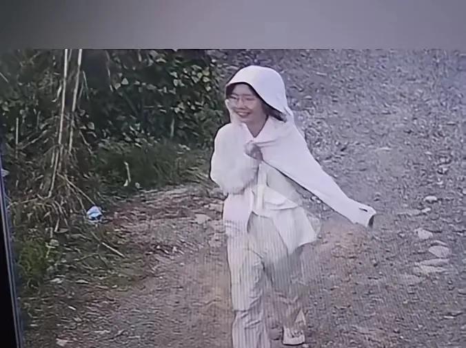 已经过去一周了，失踪女孩还没有找到。出事当天，宁波女孩孙小梦，独自一人去山里一