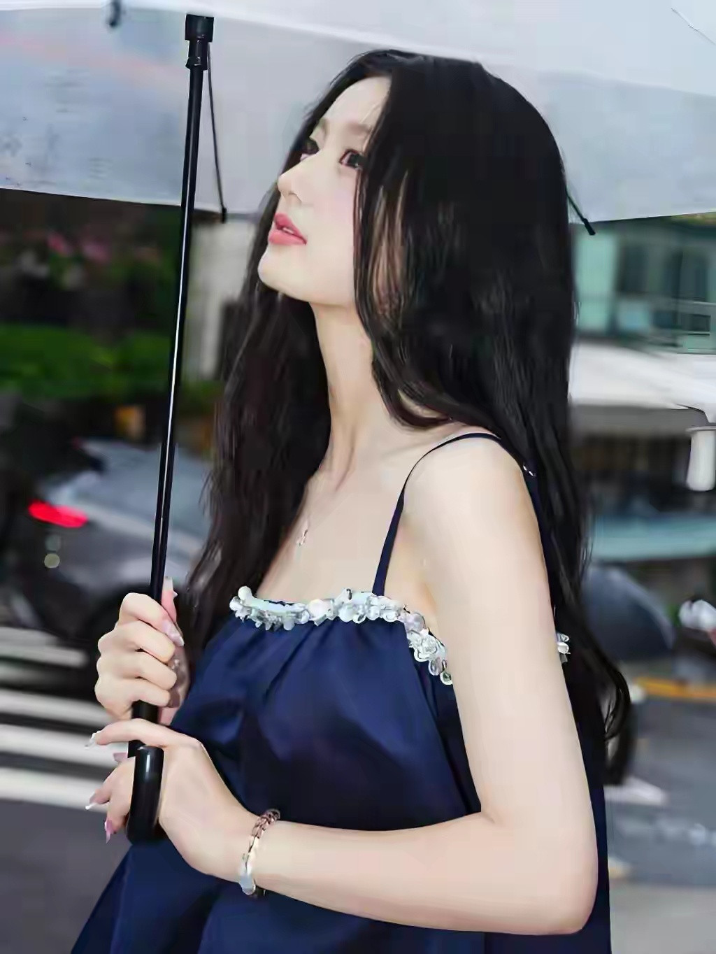 裴佳欣，没想到16岁已经女人味十足!