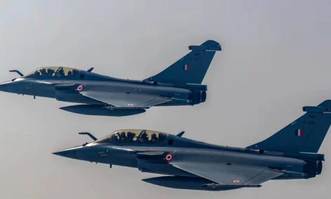 印度空军脑袋绝对让驴踢了！印度空军已经正式宣布，再次引进114架阵风战斗机，首先