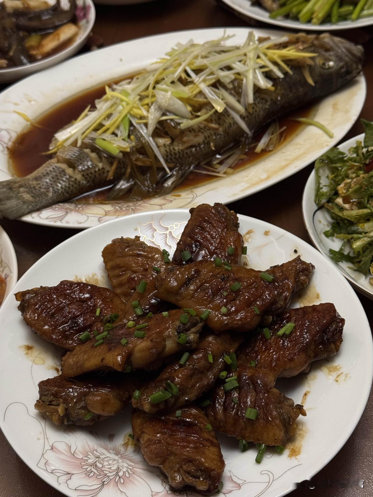邻居大姐的妈妈已经92岁了，无病痛，生活自理，最近她给我分享了她妈妈的食谱，普通