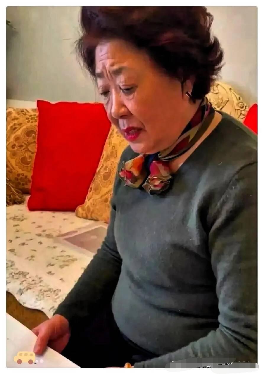 庞叔令今天在香港突然爆出一则消息，说祖辈庞莱臣捐给南京博物院的半部《东方大国书画