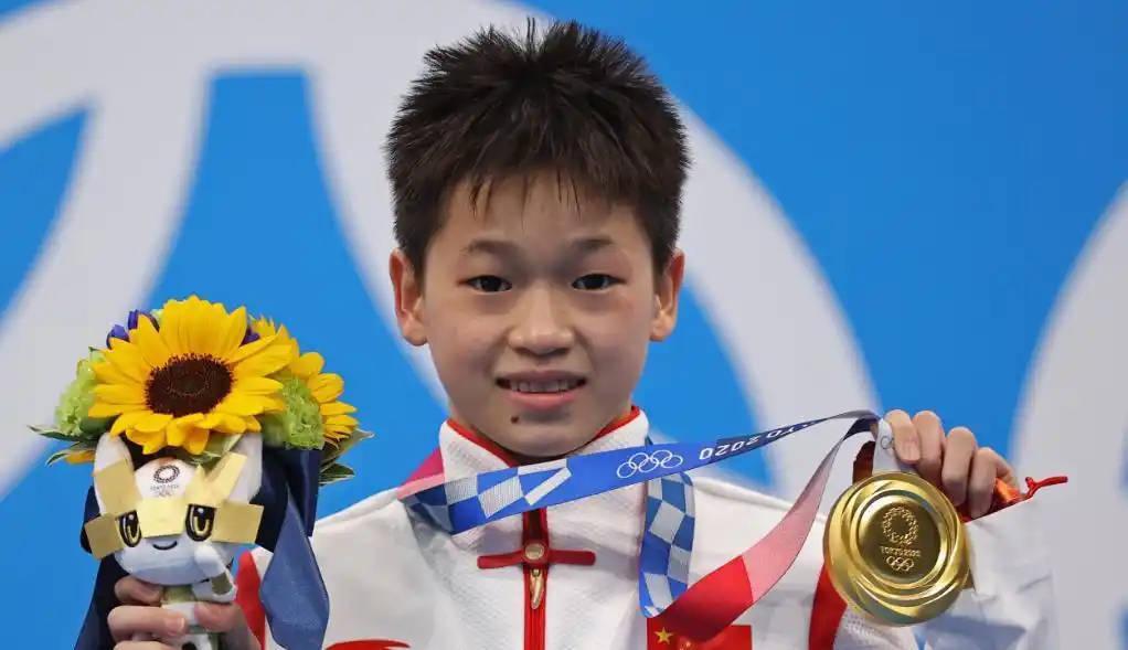 到现在还在坚信小乩童是男孩的，湛江穷人家的小女孩本就有留短发的习惯，来好好看看，