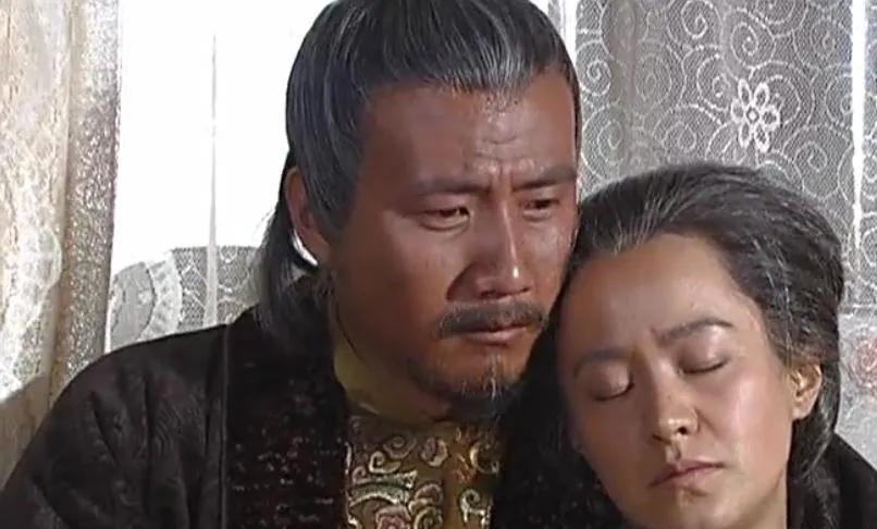 1382年，马皇后出殡，狂风暴雨不止，朱元璋大发雷霆：“雨若不停，送葬人全部陪葬