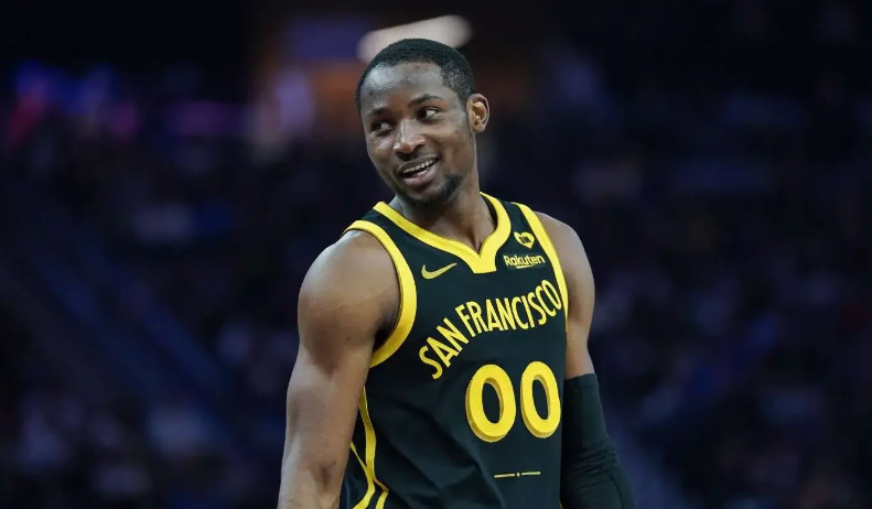 美记：库明加将续约勇士，共同商议明年交易07月13日据NBA记者Brett