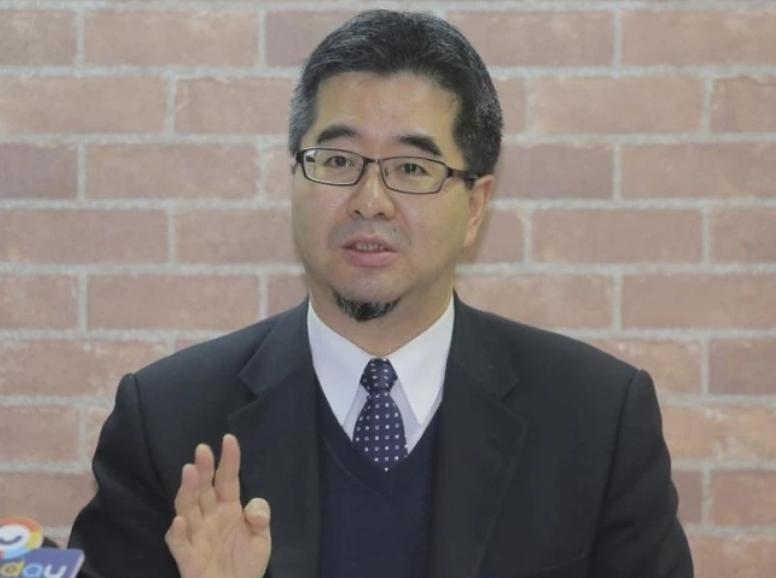 “狐狸尾巴”这么快就露出来了。中国国民党副主席萧旭岑刚参加完国共智库论坛，