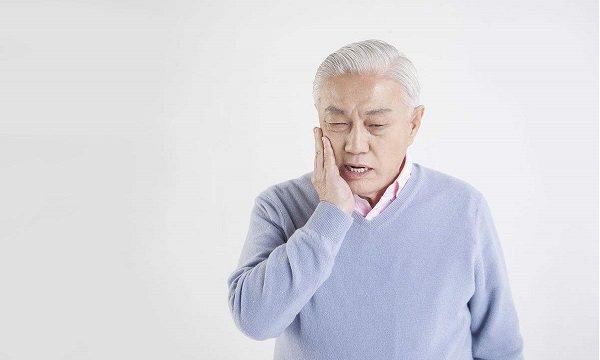 牙周炎要快治疗, 否则将要出现胃病