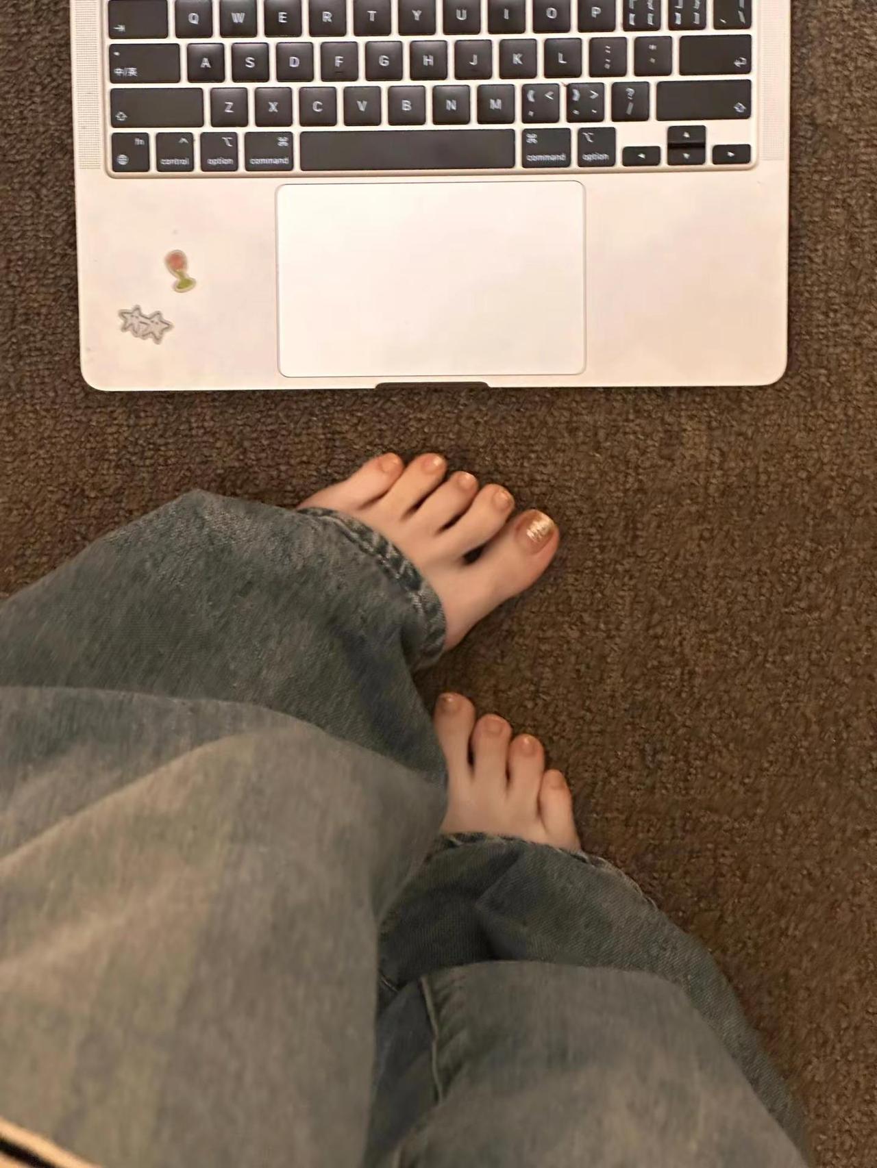 新美甲。脚丫子