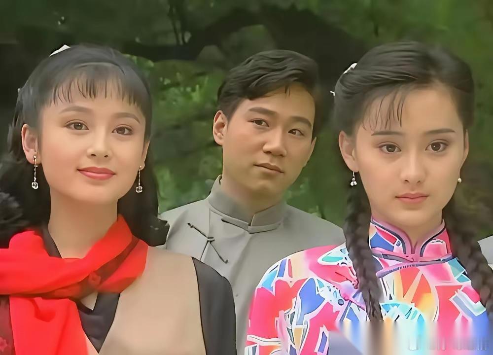吹陈红比陈德容漂亮的人，真的是眼瞎了。虽然陈红也漂亮，但是很明显，当年他们演水云