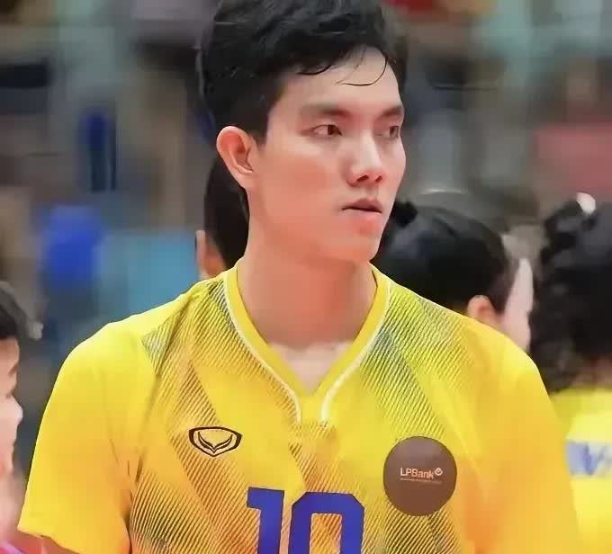 越南女排以后要崛起了，因为在U21女排世锦赛上，三位身材强壮，充满肌肉，留着短发