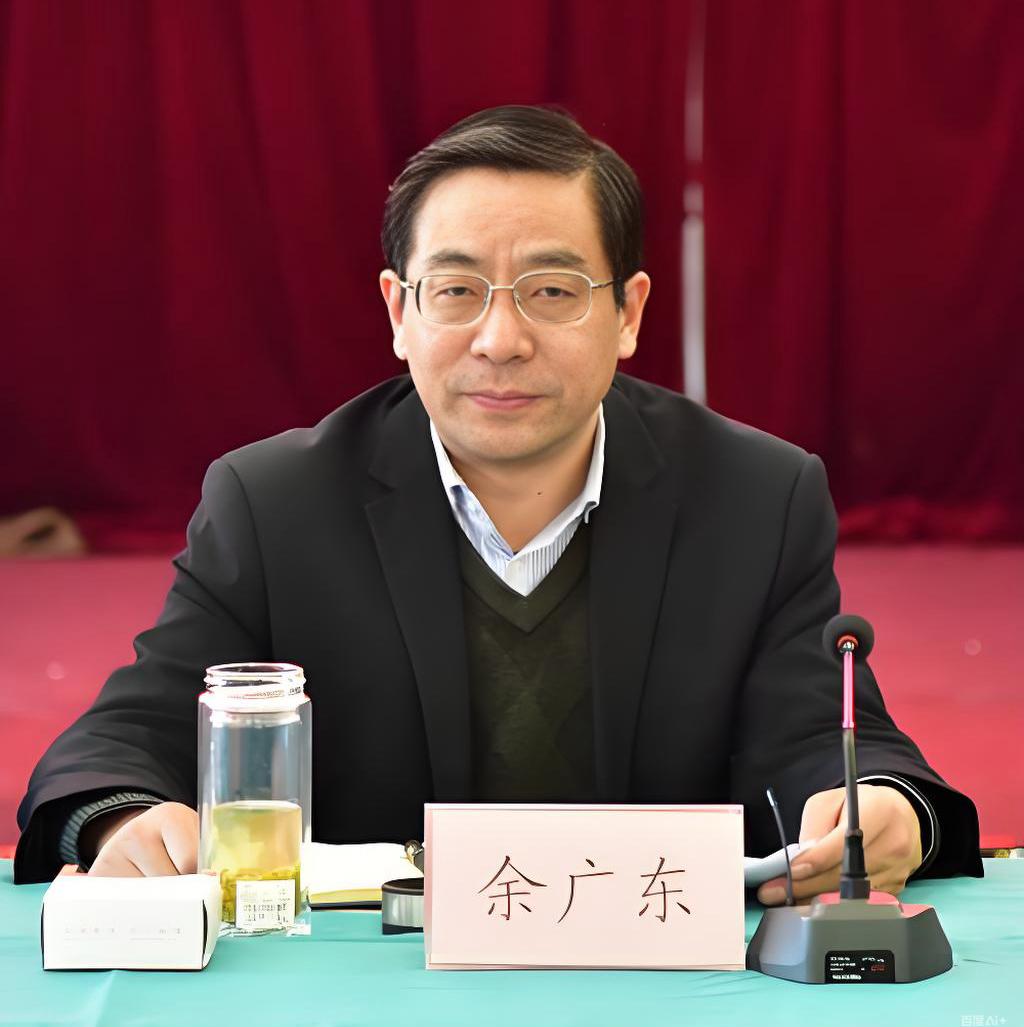 今天听河南南阳市的朋友说，曾经到我们公司考察艾草制品的那个余主任下来了。几年前他