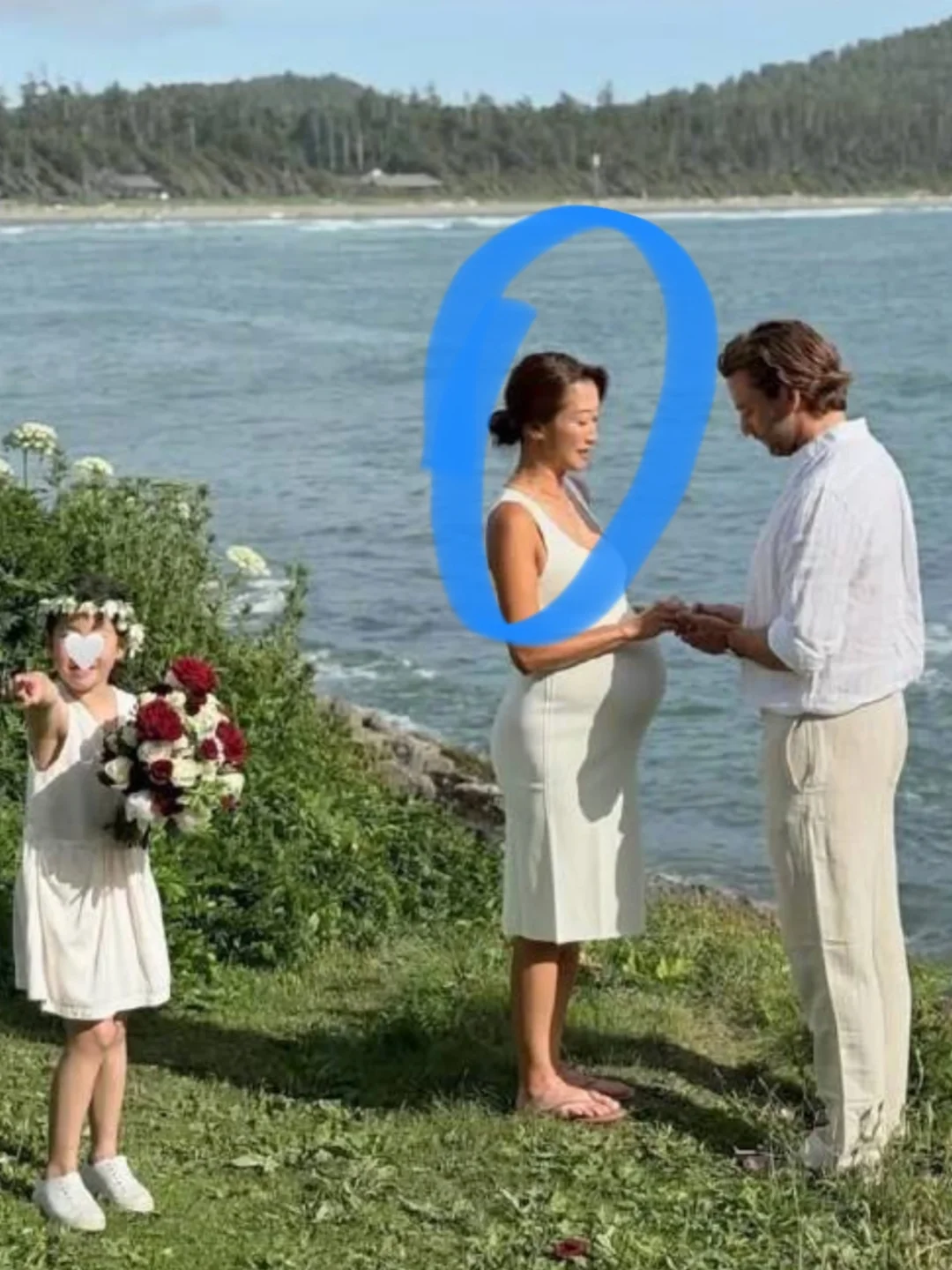谢霆锋妹妹挺孕妇拍婚纱照