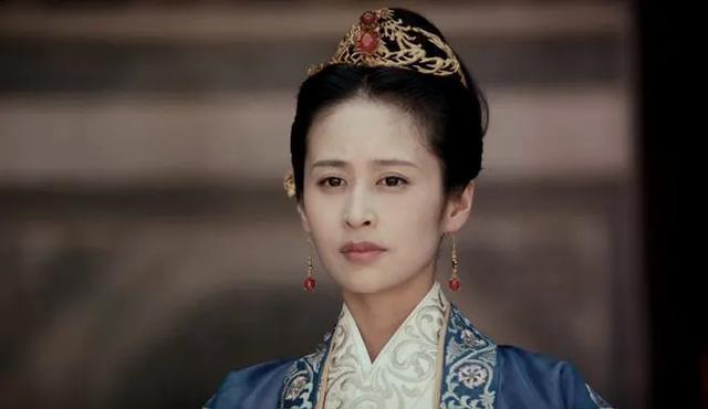 永乐五年七月初四，46岁的皇后快死了。她躺在床上，已经说不出完整的句子。朱棣守在