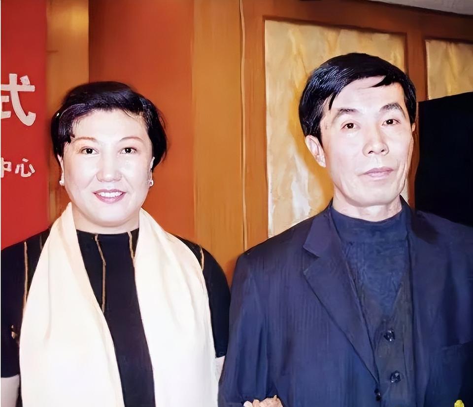 2005年，高秀敏突发疾病去世，留下了长春、北京、珠海的七套房子和巨额的存款。长