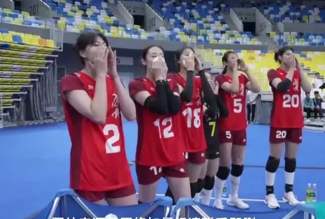 辽宁女排撤下丁霞，天津女排今天复苏如虎！8月18日，全国女排锦标赛，