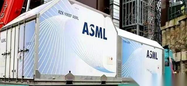 最狠的不是打你一拳，是让你用了十几年力气练出来的绝招，直接变成一文不值的花架子。