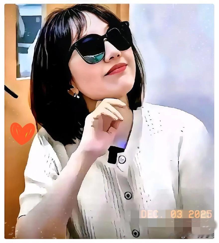 朋友圈炸了！曾医生攥着那张飞往香港的机票时，手里还捏着三甲医院副高编制的解聘