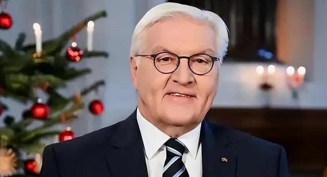 欧盟与俄罗斯的仇恨真的太深，借钱给乌克兰打俄罗斯，而乌克兰明知很难赢得战争也要打