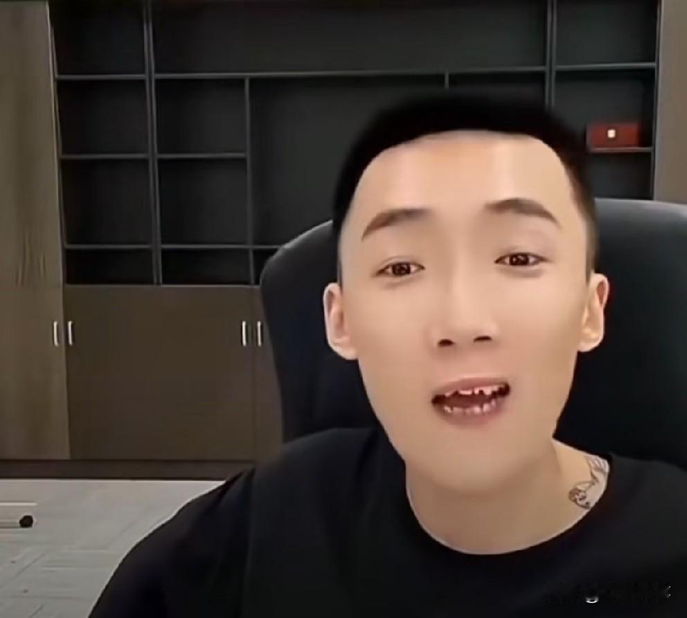 方丈奇葩送礼：送杨世成父亲x药，老爷子害羞脸红！李舒
