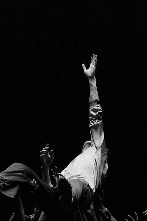 易烊千玺不忘初心啊在你本来以为他潜心磨练演技了，他依然没有放弃热爱的舞蹈而且