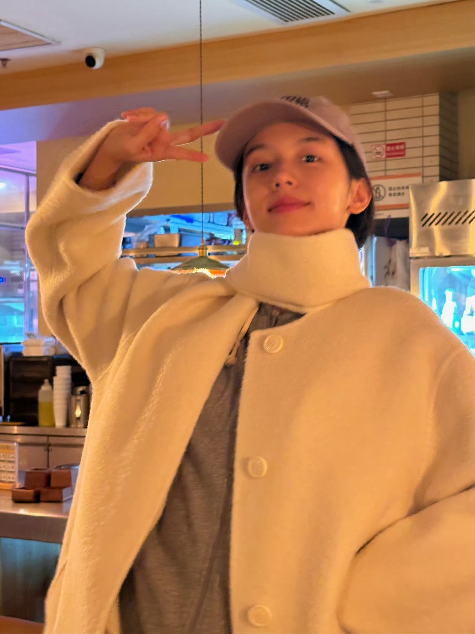 啃点新鲜的周也😋😋😋😋