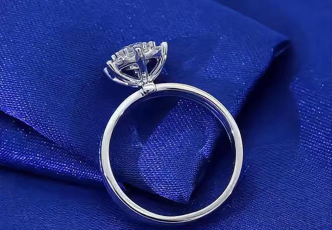 为何6年前花费3.6万元定制的钻戒，如今只能卖出区区四五百元？这背后隐藏着怎样的