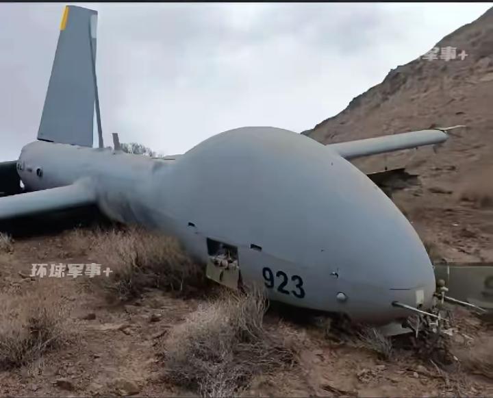 美以该担忧了！3月5日消息，伊朗革命卫队利用电子技术“生擒"了一架以色列“赫尔墨