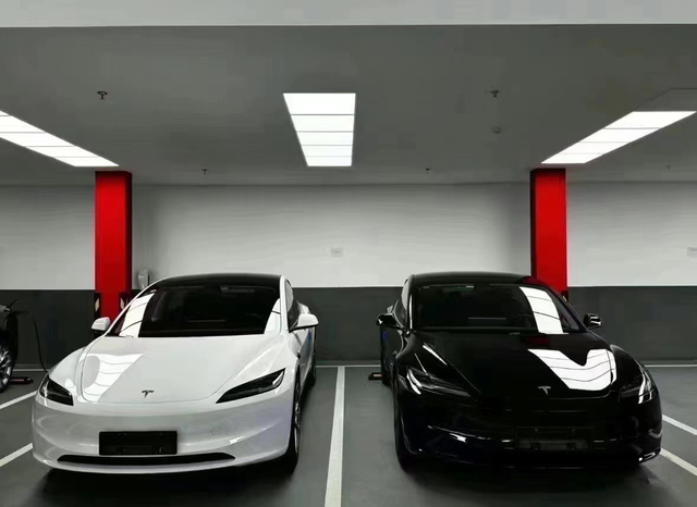 街上最靓的仔新3感觉褒贬不一，我感觉挺好看的，尤其是白色，大家的审美如何？