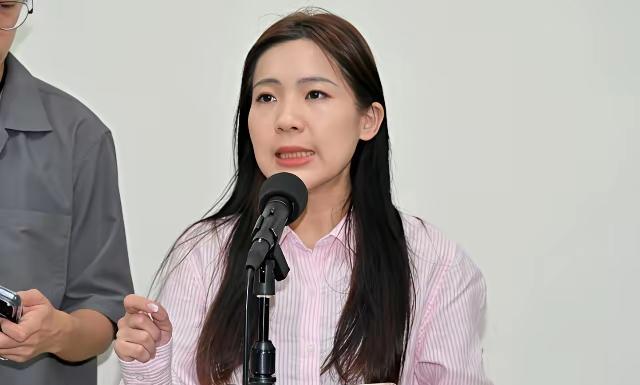 徐巧芯还是自求多福吧。郑丽文找韩国瑜“负荆请罪”后，徐巧芯称，国民党有这么好的韩