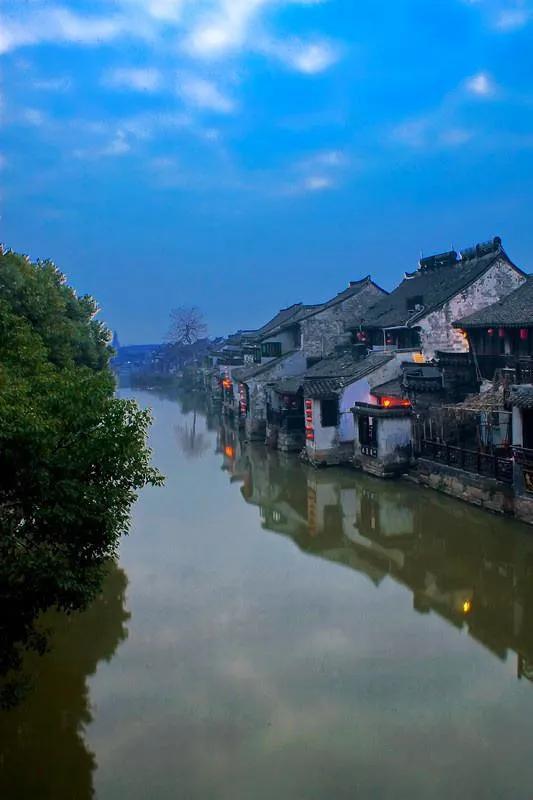 悄悄变厉害：2026，不争不辩的人都在闷声赢你有没有发现，身边那些突然过得很