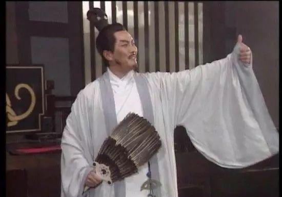 诸葛亮，字孔明，号卧龙，三国时期著名的军事家、政治家、发明家，听闻其名，脑海中便