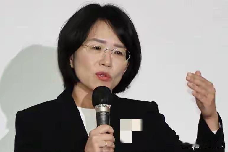 硕士硬填博士！苏巧慧学历造假越洗越黑？这阵子绿营可真是搬起石头砸自己的脚，闲着