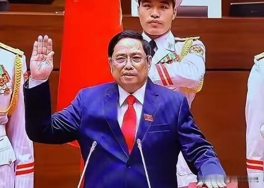 越南这波操作也太迷了！一边赚着中国的钱，一边疯狂对中国出手，搞贸易保护的套路玩得