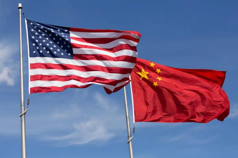美国欠中国钱不肯还，中国转手把欠条卖给另一个欠美国钱的国家，对方用人民币结账，转